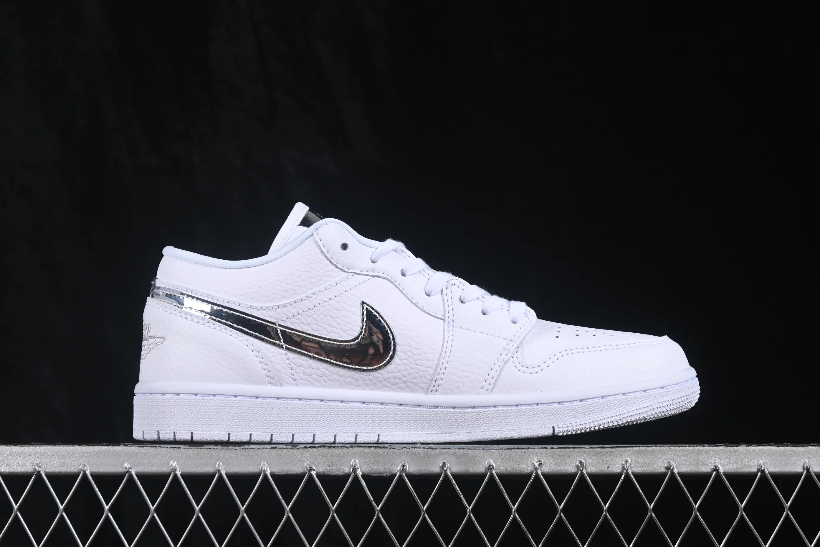 All categories Air Jordan Jordan series basketball shoes Air Jordan 1 Low G version pure original Air Jordan 1 Low AJ1 Joe 1 all silver hook low-top retro culture basketball shoes IQ9381-100